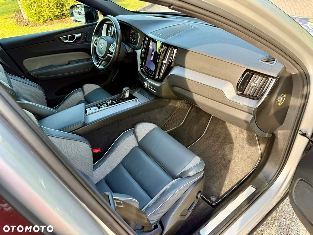 Volvo XC 60 B4 D AWD Geartronic RDesign - 25