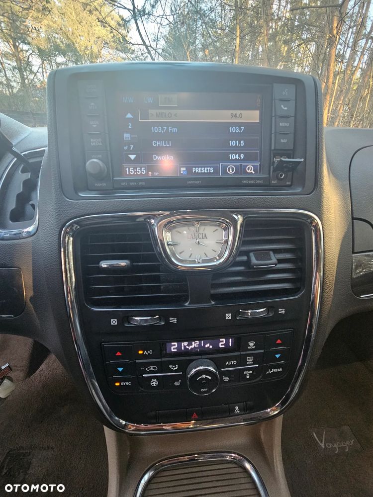 Lancia Voyager 3.6 Gold - 19