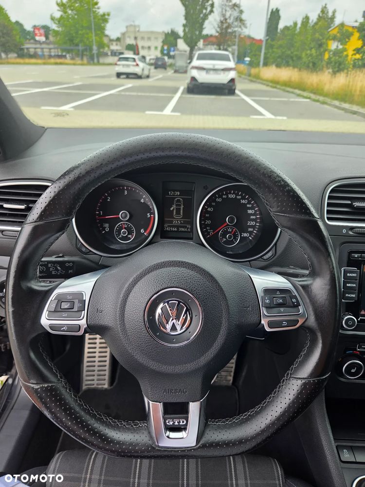 Volkswagen Golf - 12