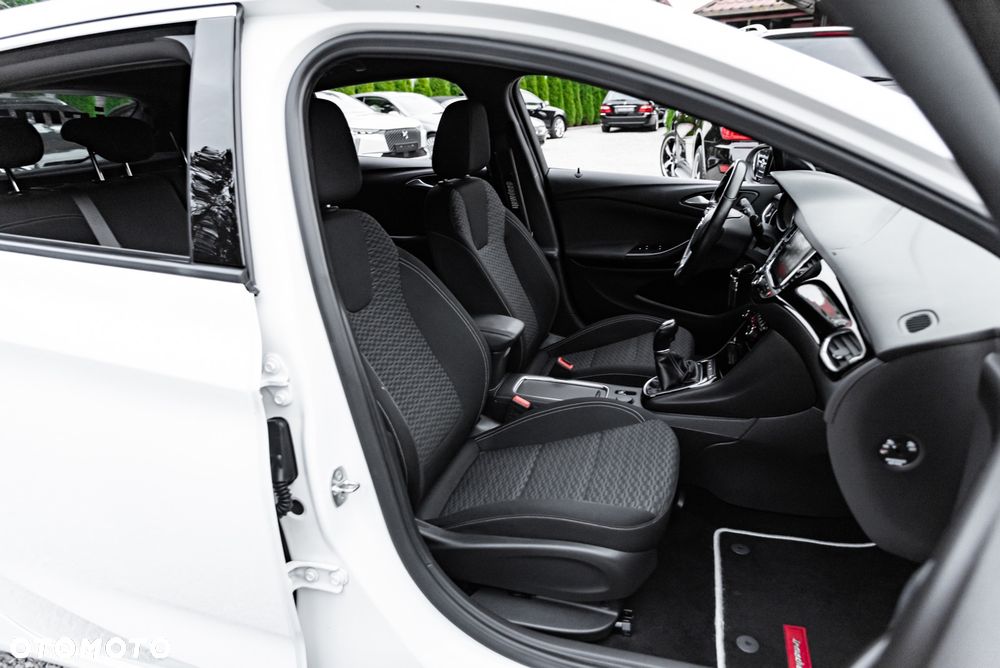 Opel Astra 1.4 Turbo Dynamic - 24