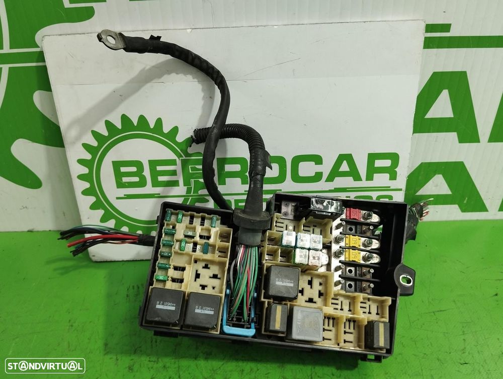 CAIXA DE RELES FUSÍVEIS FORD FOCUS BERLINA CAP - 1