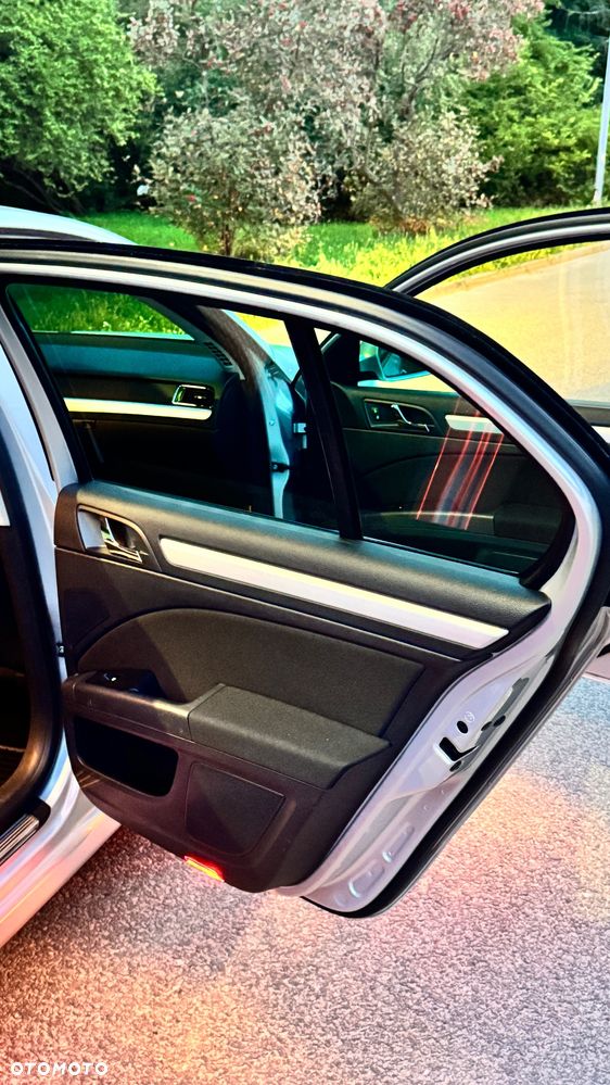 Skoda Superb 2.0 TDI Comfort DSG - 26