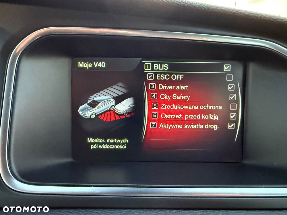 Volvo V40 D2 Summum - 32