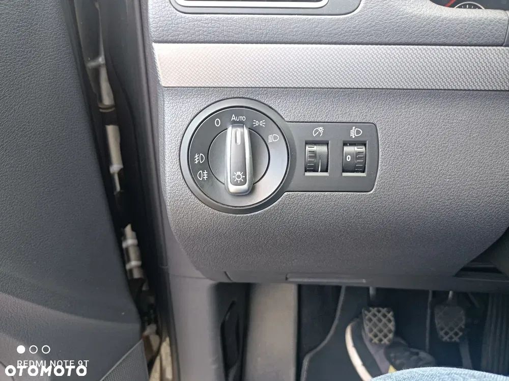 Volkswagen Touran 2.0 TDI DPF BlueMotion Technology MATCH - 21