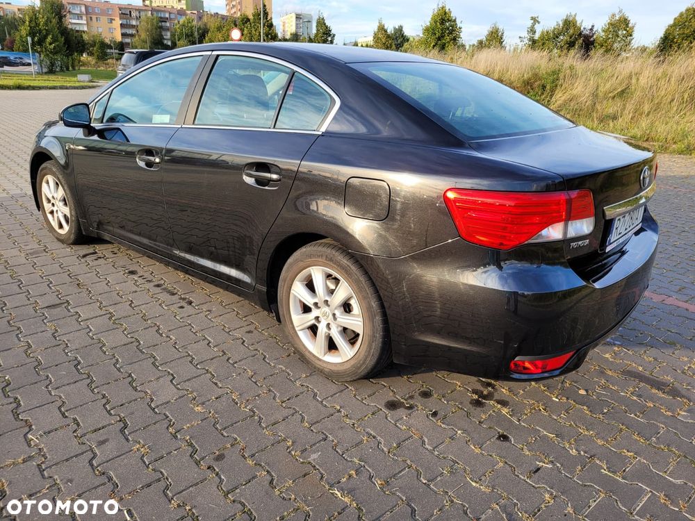 Toyota Avensis 2.0 D-4D Premium - 4
