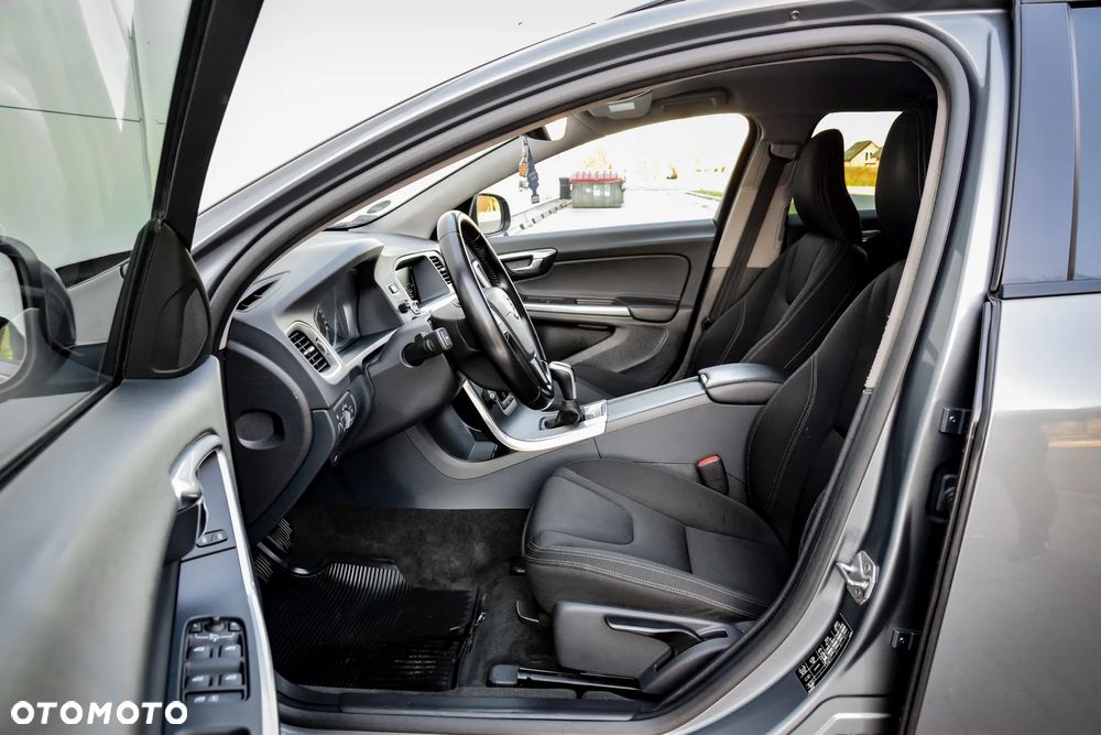 Volvo V60 D3 Drive-E Momentum - 20