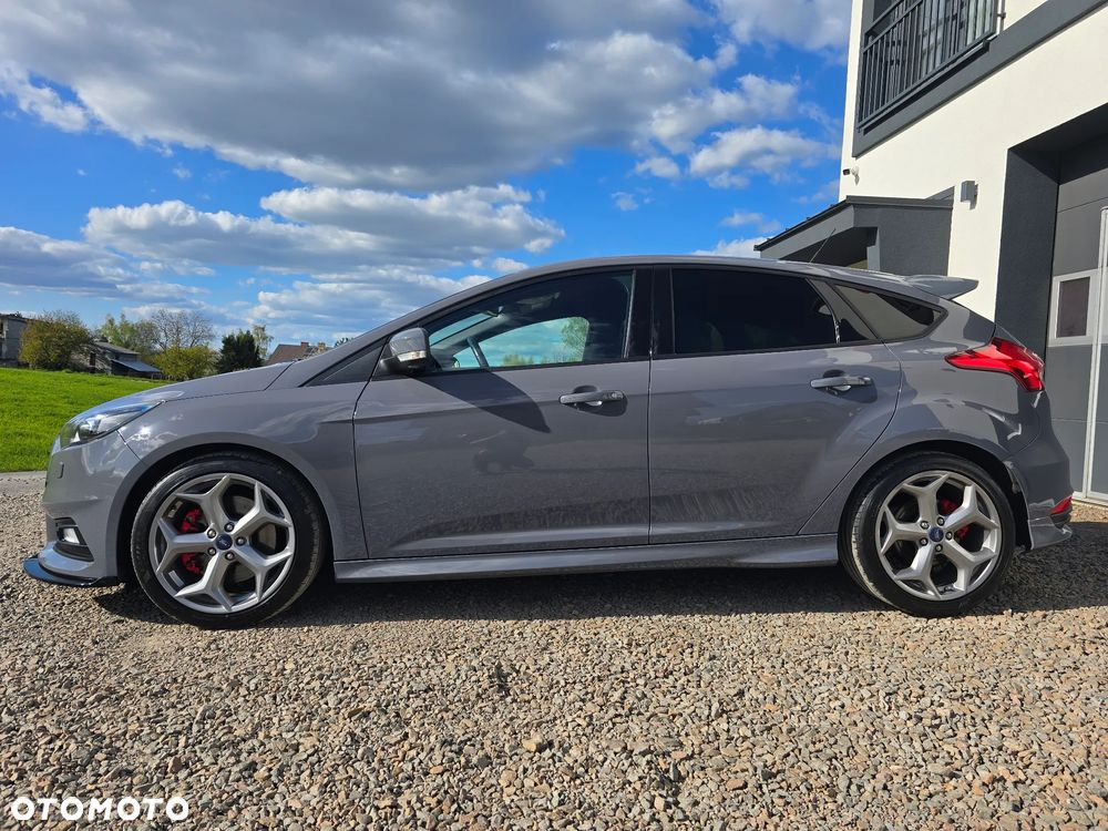 Ford Focus 2.0 EcoBoost ST mit Leder-Exclusiv-Paket - 4