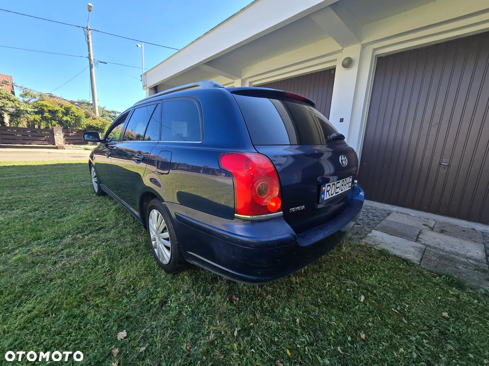 Toyota Avensis - 3