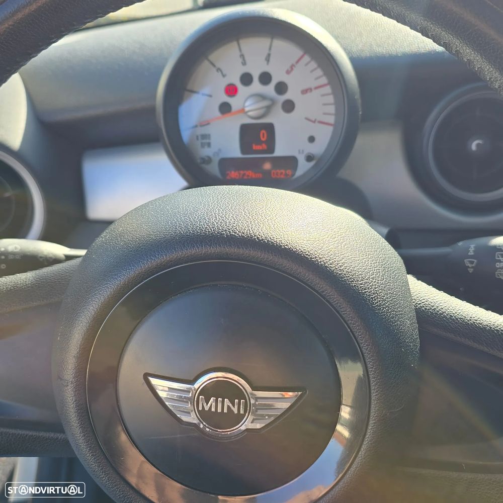 MINI 3 Portas One D - 8