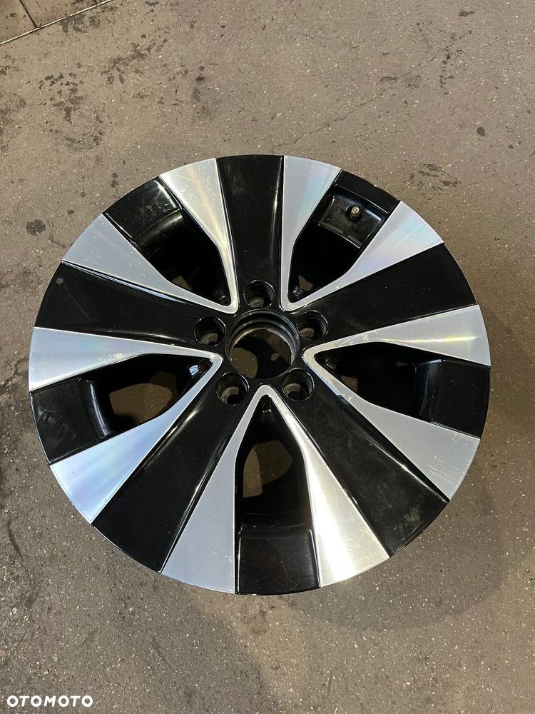 Felga Mercedes Vito V klasa A4474015200 7 17 ET 51 1szt - 1