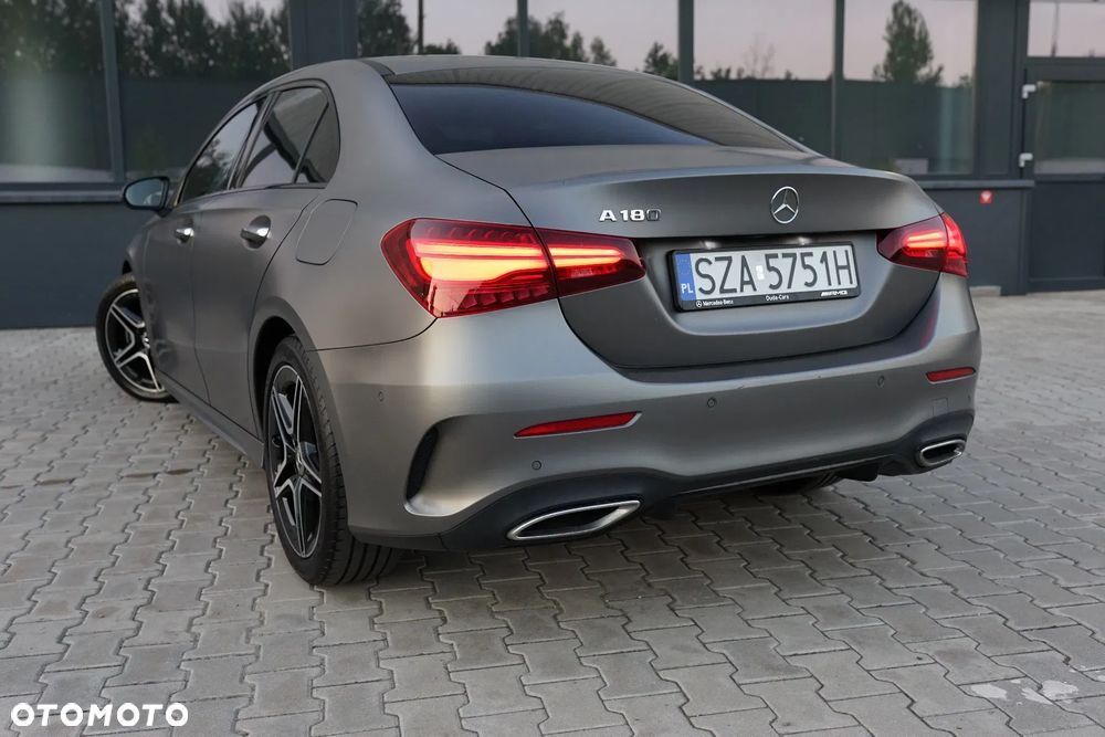 Mercedes-Benz Klasa A 180 AMG Line 7G-DCT - 25