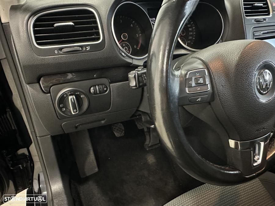 VW Golf Variant 1.6 TDi Confortline - 16