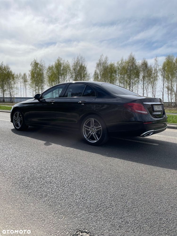 Mercedes-Benz Klasa E 220 d 4-Matic 9G-TRONIC - 18