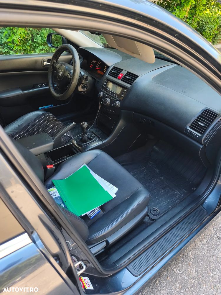 Honda Accord 2.0i Special Edition - 8
