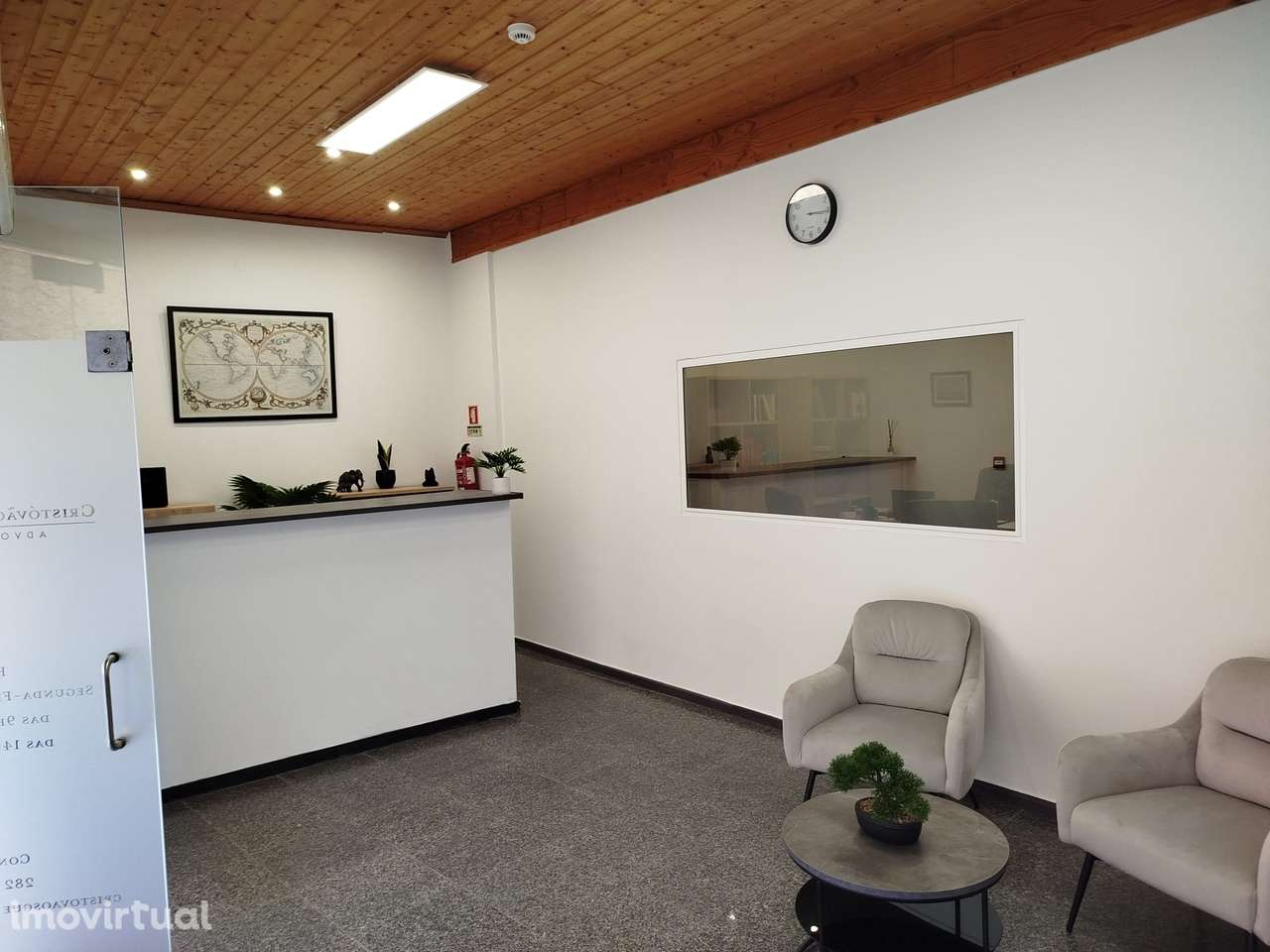 Sala em Escritório de Advocacia - Grande imagem: 2/2