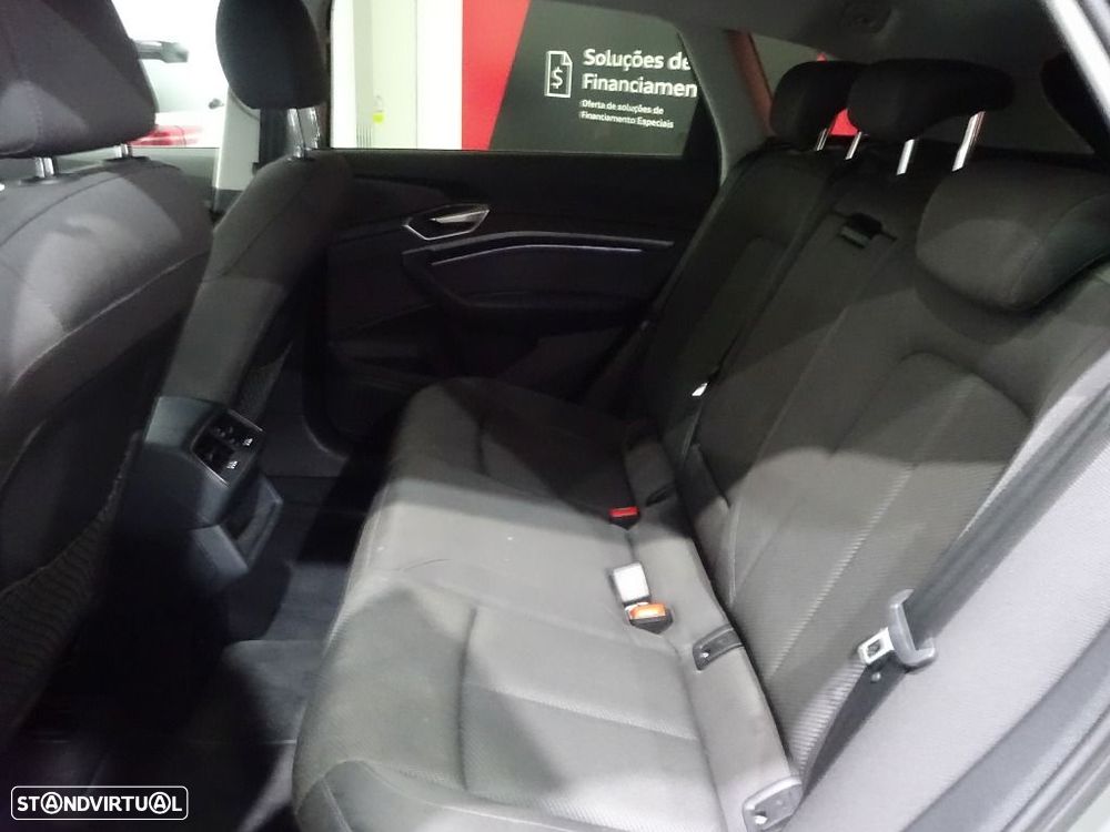 Audi Q8 e-Tron 55 quattro Advanced - 33