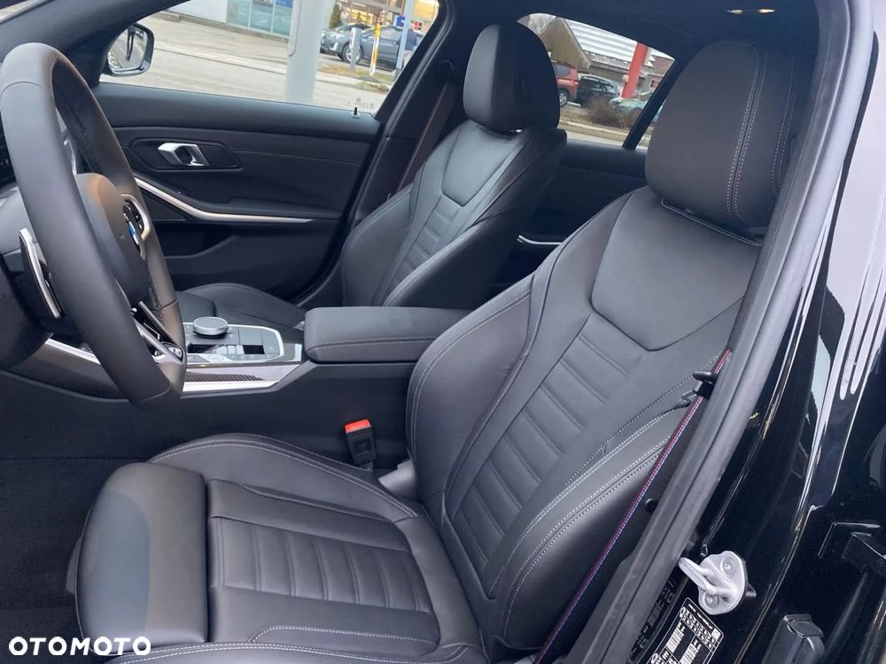 BMW Seria 3 330d xDrive mHEV M Sport - 10