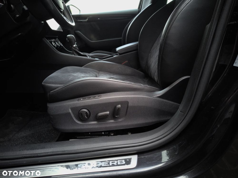 Skoda Superb 2.0 TDI DSG Sportline - 11