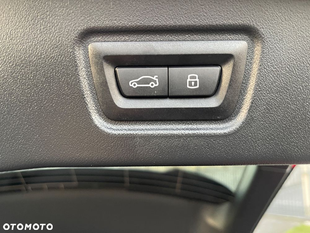 BMW Seria 5 520i mHEV M Sport - 12