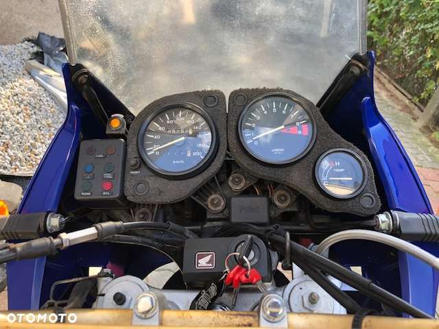 Honda XRV - 10