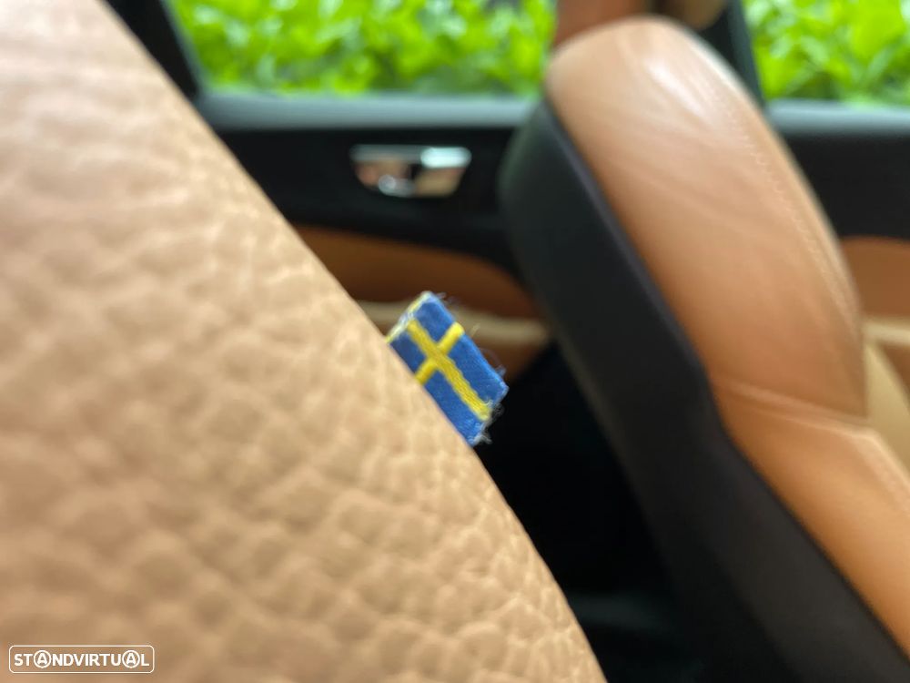 Volvo XC 60 2.0 T8 PHEV Momentum AWD - 11