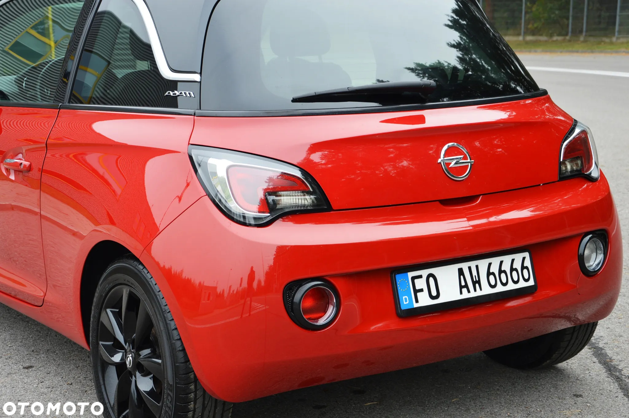 Opel Adam 1.2 Black Jack S&S - 16