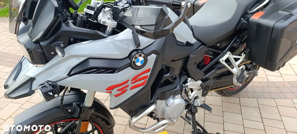 BMW F - 15