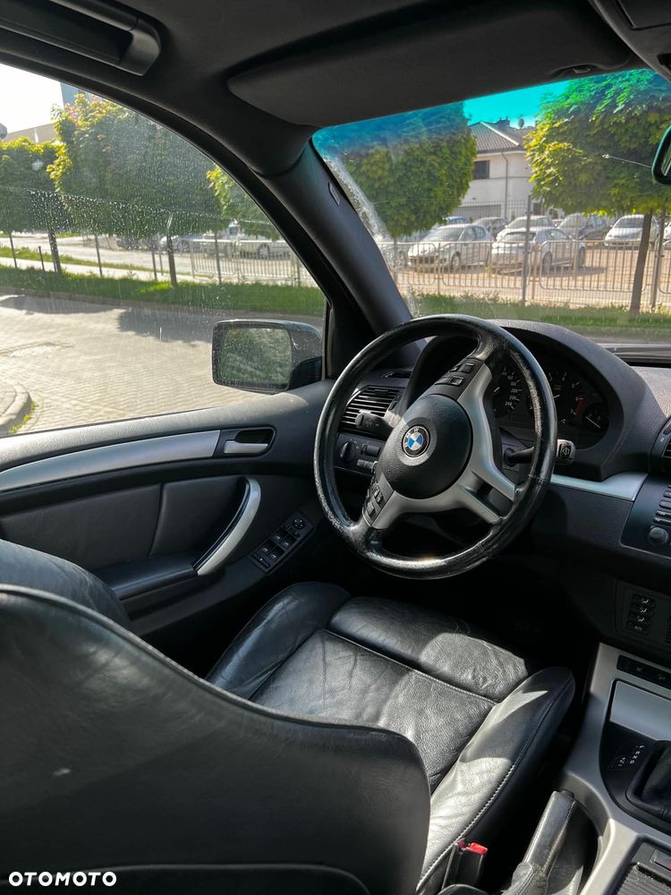 BMW X5 4.4i - 16