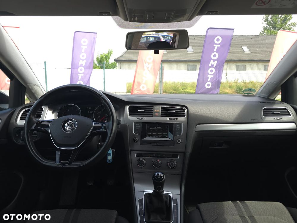 Volkswagen Golf 1.2 TSI BMT Trendline - 32