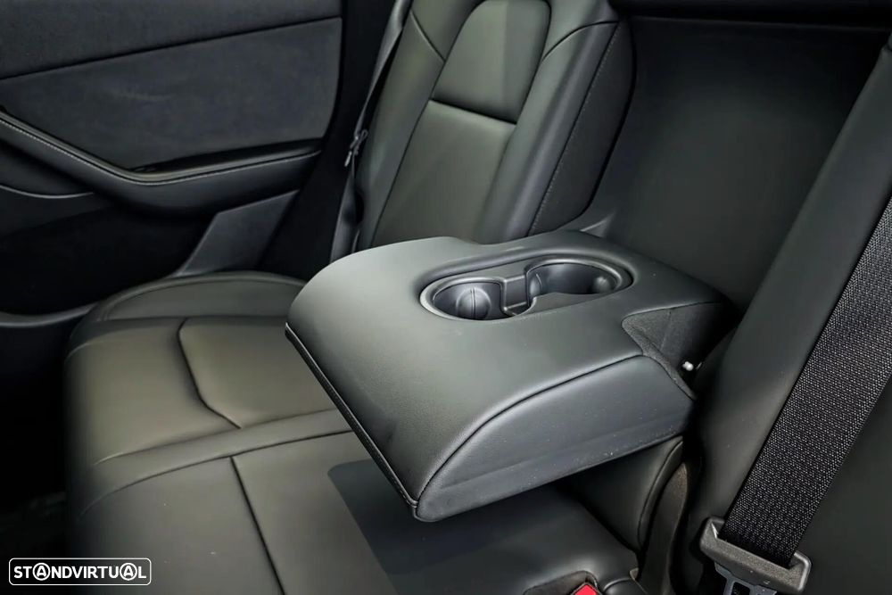 Tesla Model Y RWD - 14