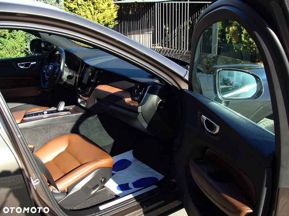 Volvo XC 60 B4 D Ultimate Dark - 13