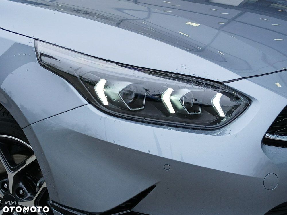 Kia Ceed - 13