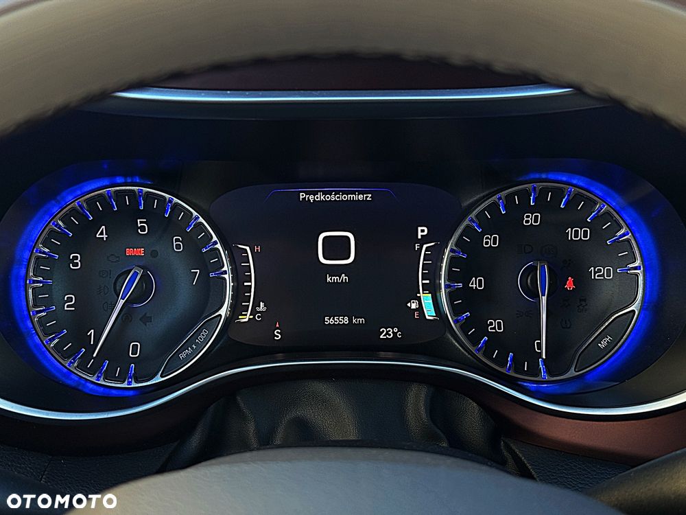 Chrysler Pacifica - 7