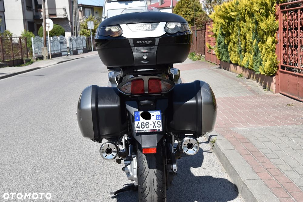 Yamaha FJR - 7