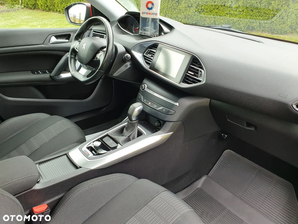 Peugeot 308 1.2 PureTech Allure S&S EAT6 - 18