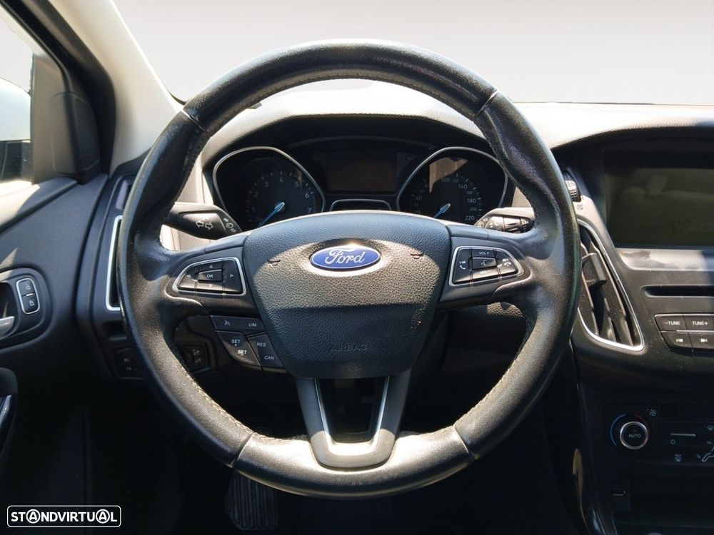 Ford Focus 1.0 EcoBoost Titanium - 12