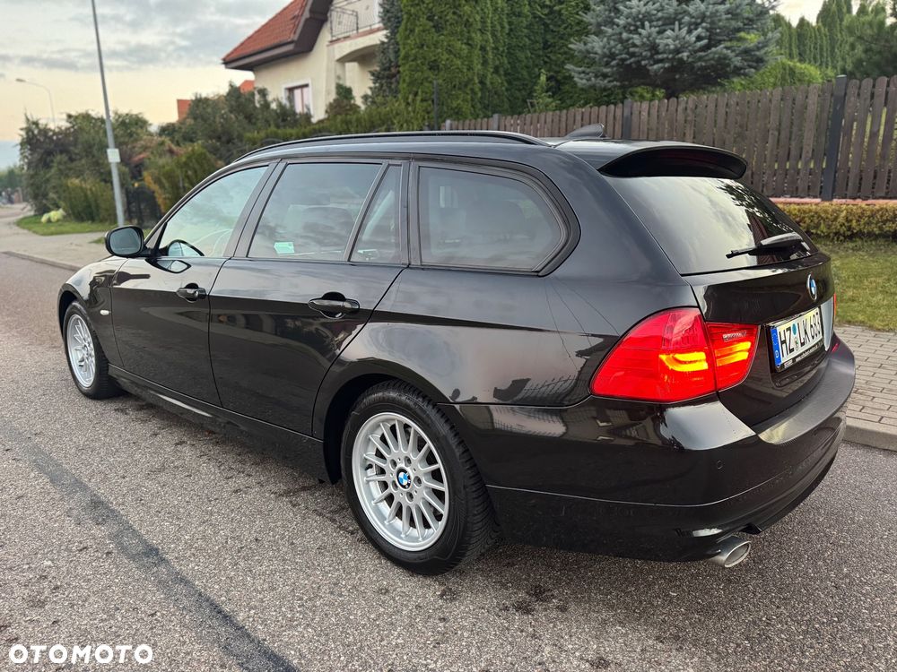 BMW Seria 3 320d Touring Sport-Aut Luxury Line - 4