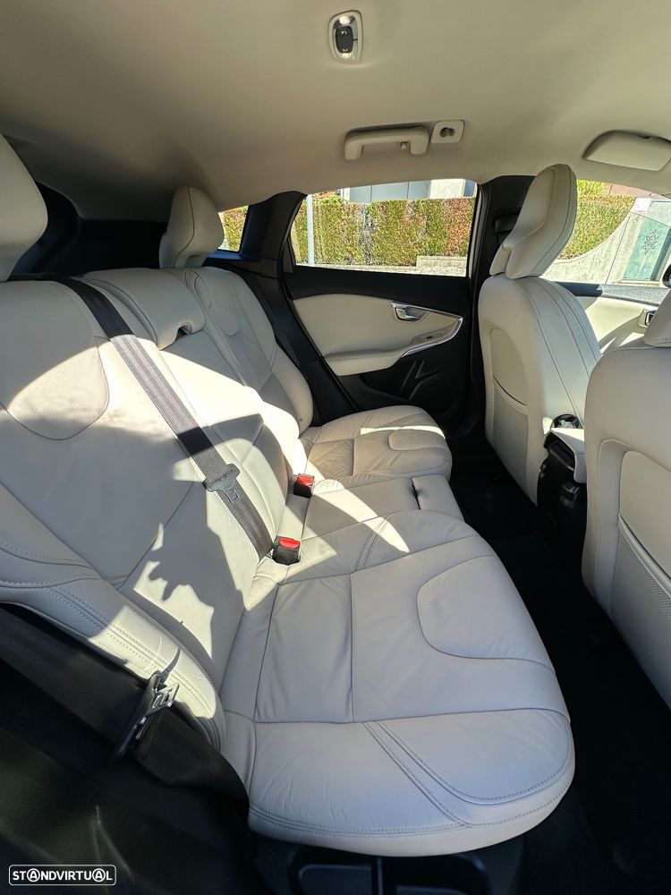 Volvo V40 D2 Momentum - 34