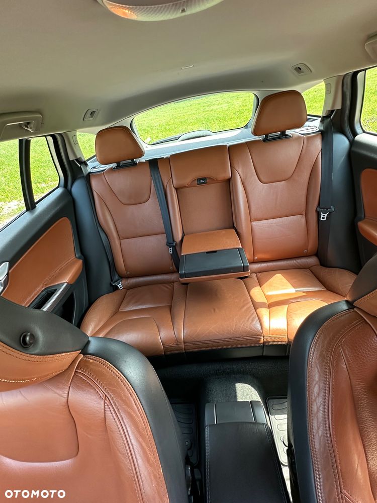 Volvo V60 T3 Summum - 12