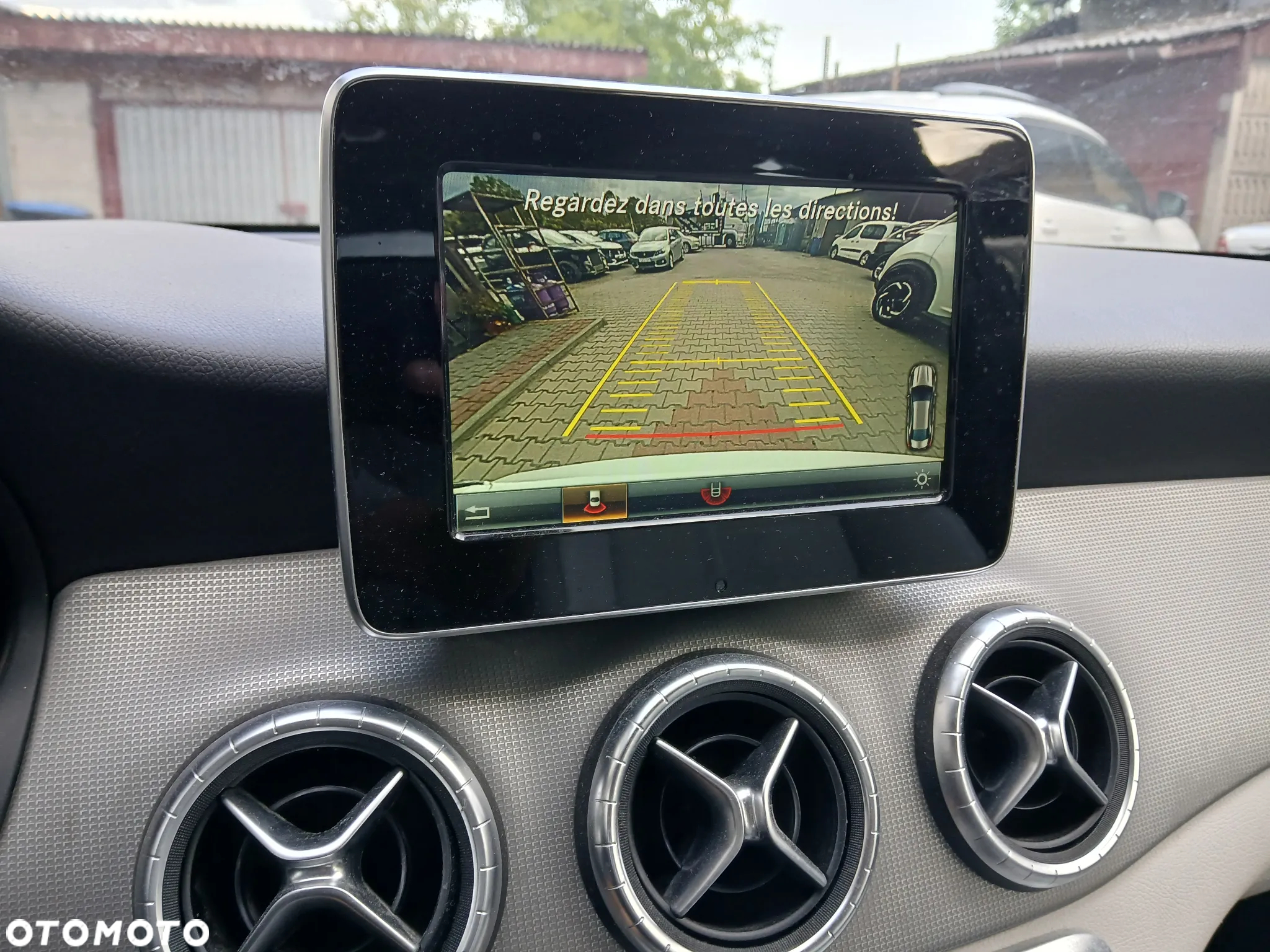 Mercedes-Benz CLA Shooting Brake 180 d Peak Edition - 20
