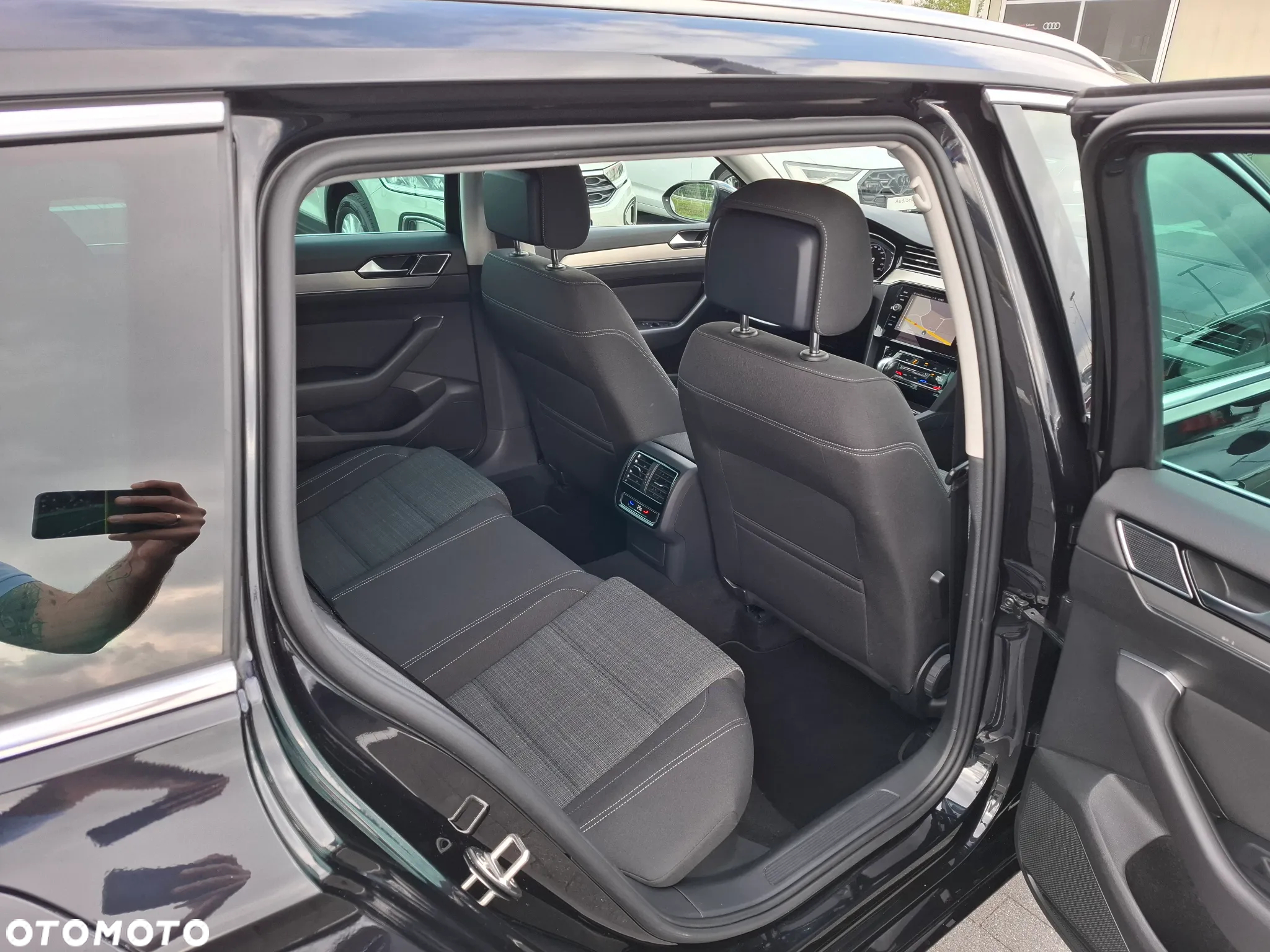 Volkswagen Passat Variant 2.0 TDI SCR DSG Business - 8