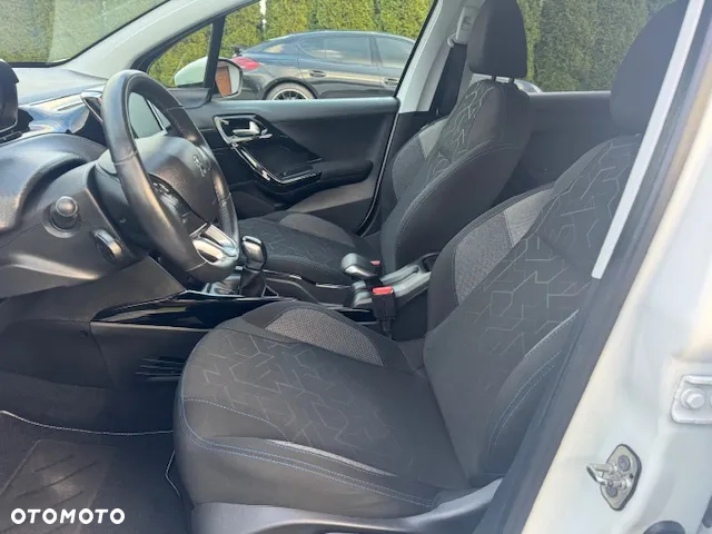 Peugeot 2008 1.5 BlueHDi Signature - 9