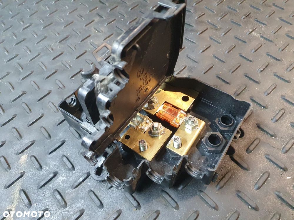 VW Volkswagen Phaeton 3D Główna Skrzynka Bezpieczników 3D0937576 - 3