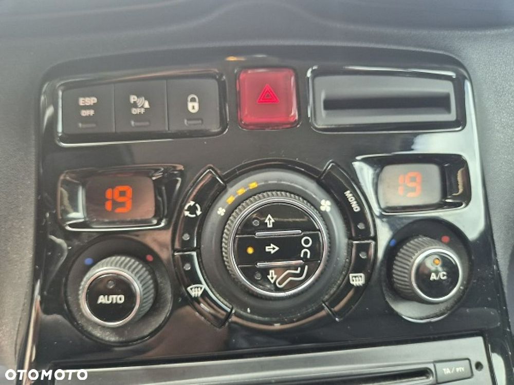 Citroën C3 Picasso 1.4i Exclusive - 28