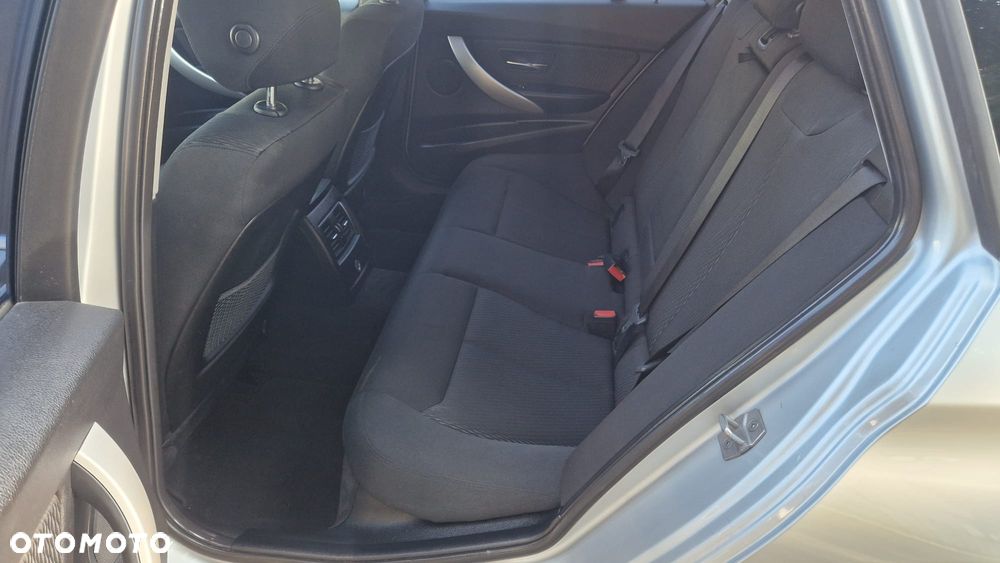 BMW Seria 3 318d Advantage - 21