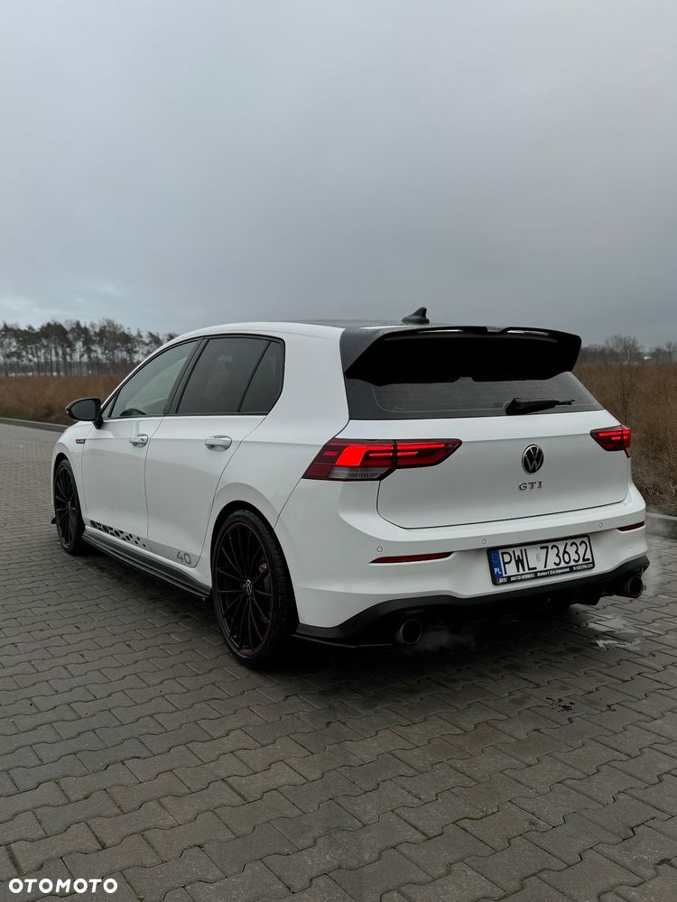 Volkswagen Golf - 16