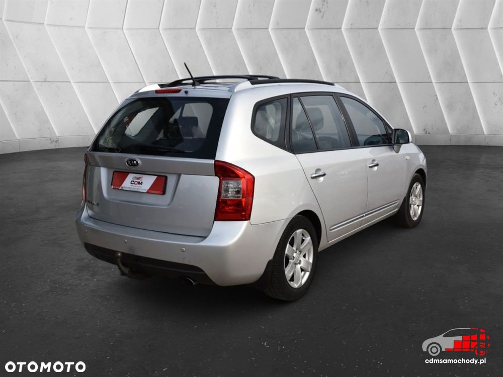 Kia Carens - 10