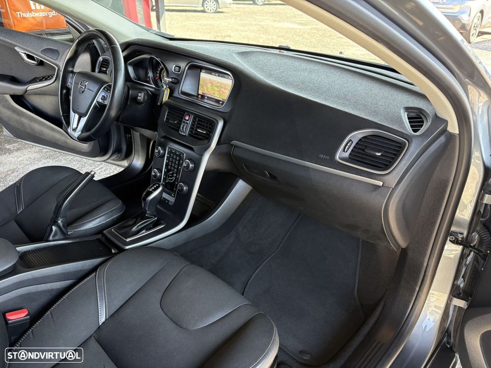 Volvo V40 1.5 T3 Sport Edition Plus Geartronic - 14