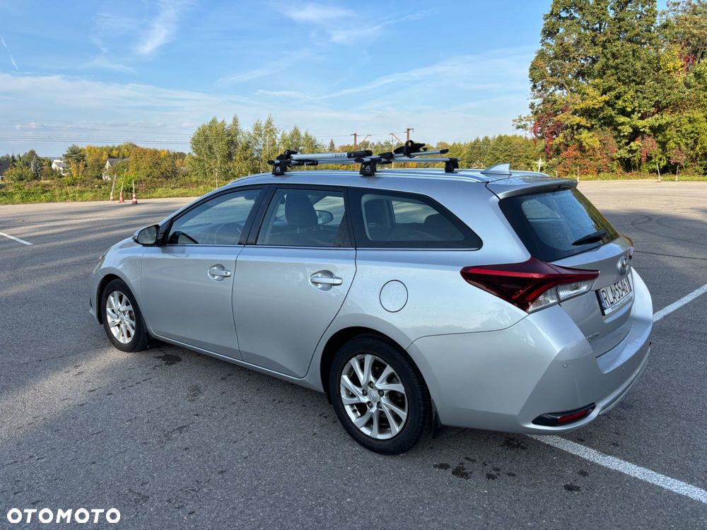 Toyota Auris - 4