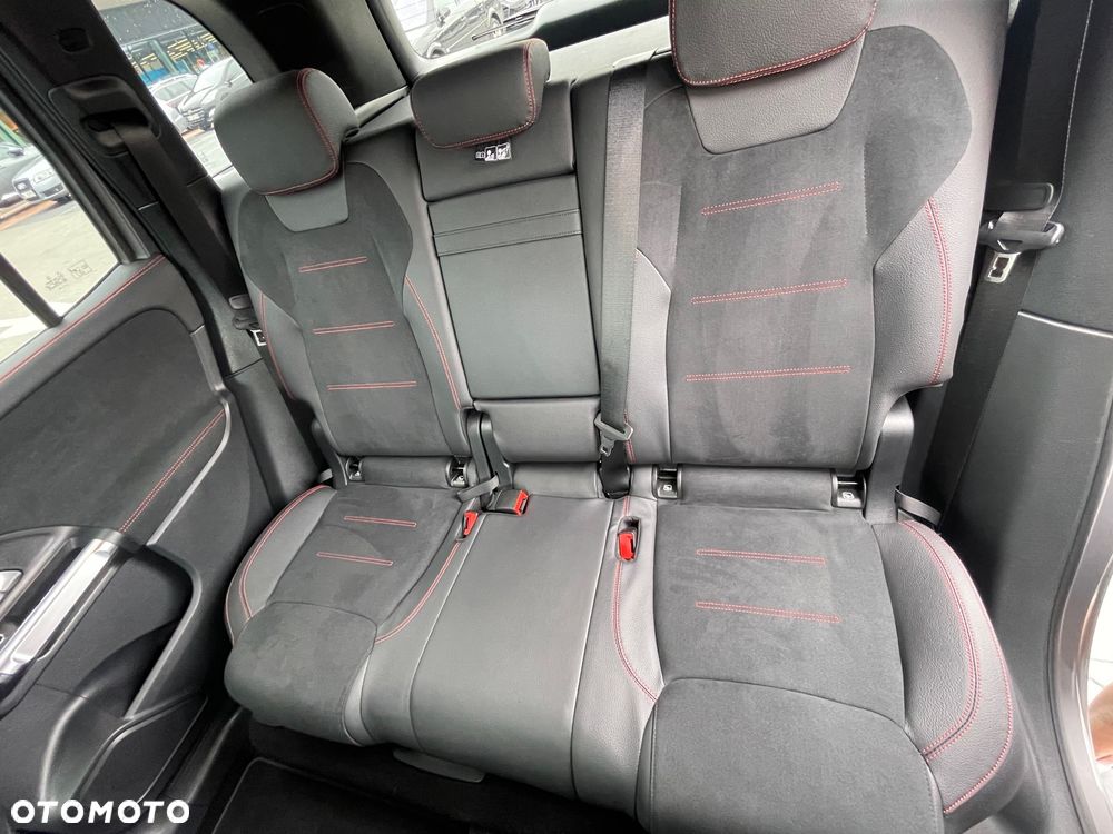 Mercedes-Benz GLB 200 d AMG Line 8G-DCT - 15